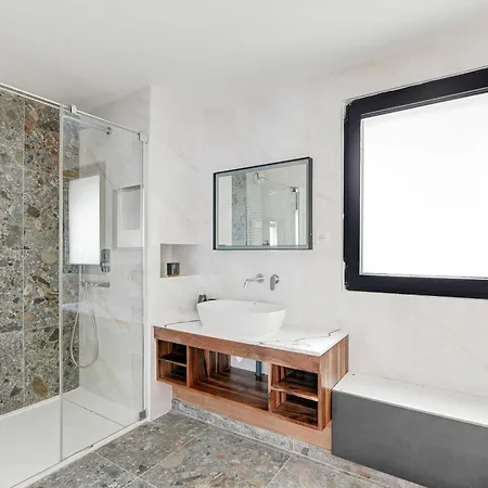 Modern 3bdr 6p On The Outskirts Of Paris